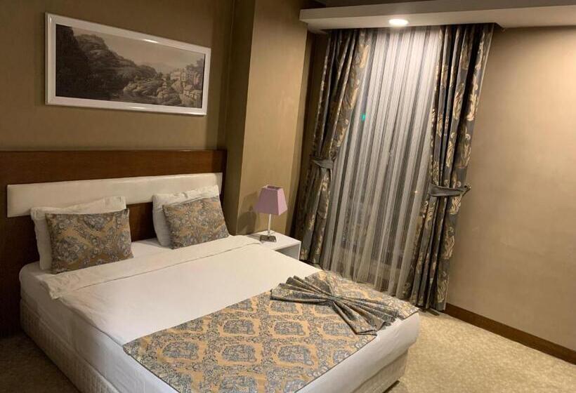 ホテル Moonli̇ght