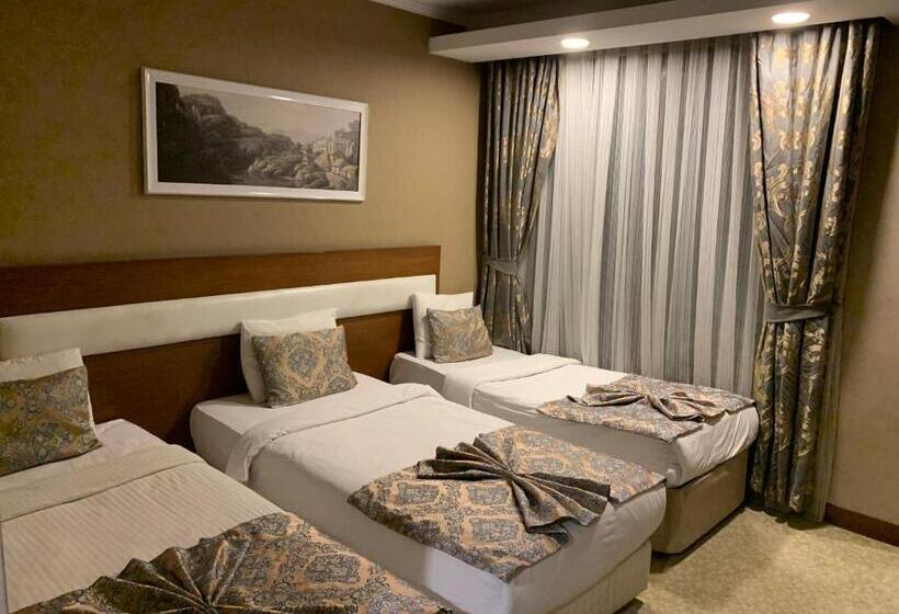 ホテル Moonli̇ght