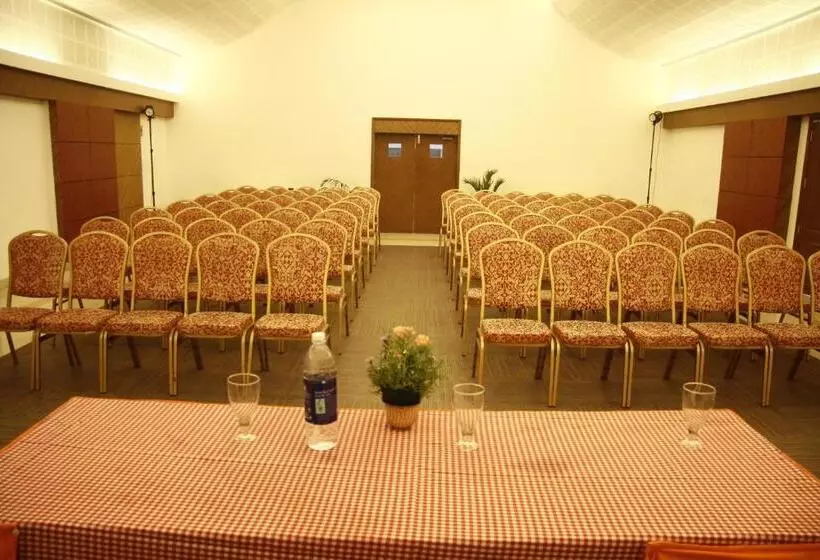 בית מלון כפרי Rajadhani