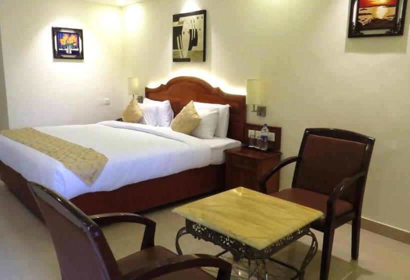 בית מלון כפרי Rajadhani