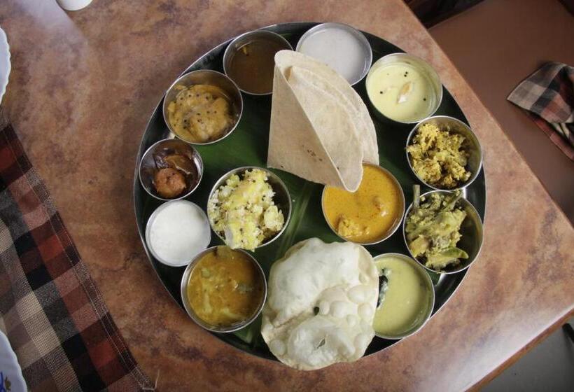 בית מלון כפרי Rajadhani