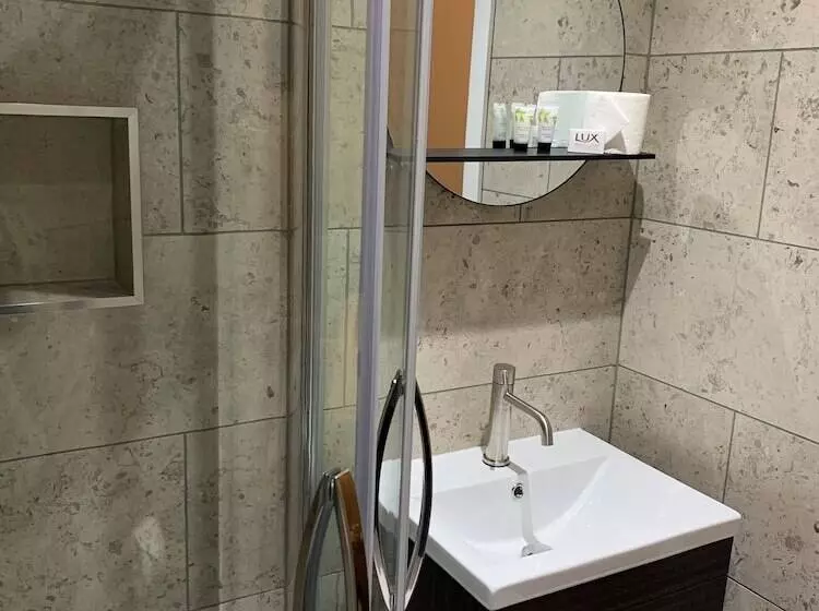 هتل Relax Inn Guest House