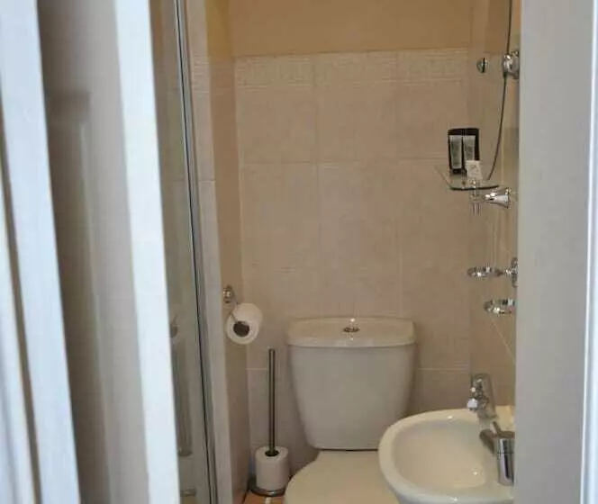 هتل Relax Inn Guest House