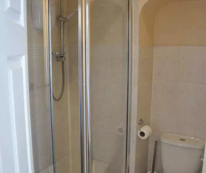 هتل Relax Inn Guest House