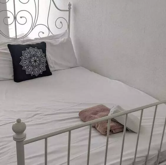 هتل Relax Inn Guest House