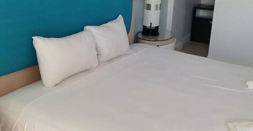 ホテル Santa Barbara Hostel