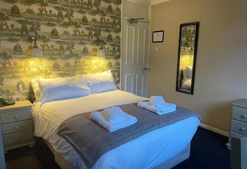 Отель The Bridge Inn