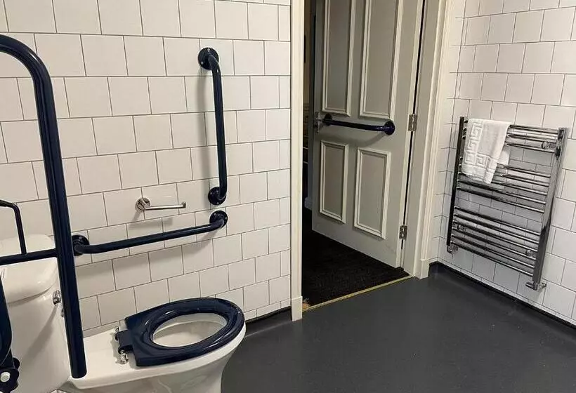 Отель The Bridge Inn