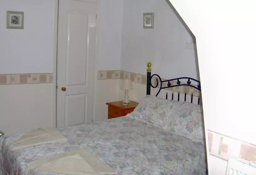 ペンション Birklands Guest House