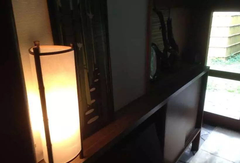 פנסיון Fujihakone Guest House