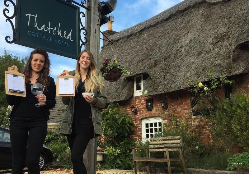 بنسيون Thatched Cottage