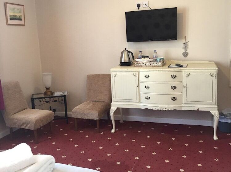 بنسيون The Fernside