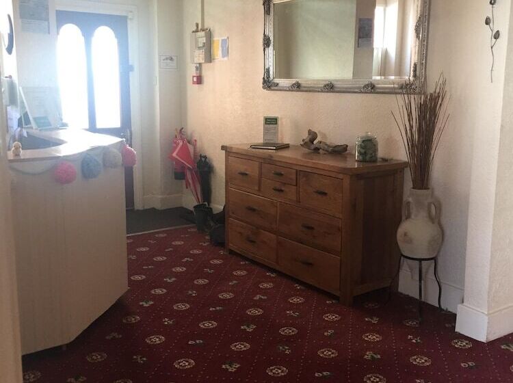 بنسيون The Fernside