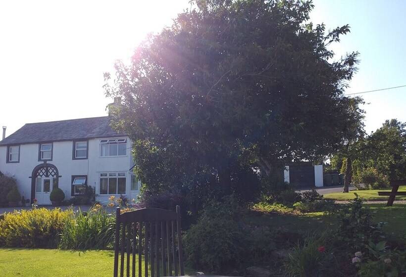 بنسيون The White House Guest House