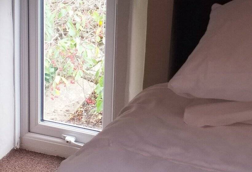 بنسيون The White House Guest House