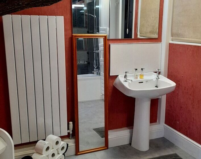 بنسيون The White House Guest House