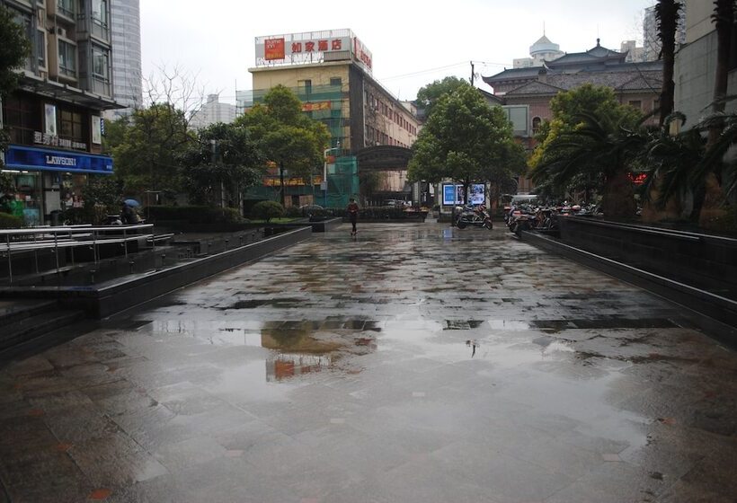 The Sidihome Service Apartment