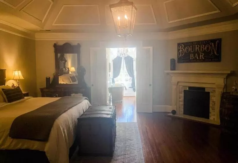 The Twelve Oaks Bed & Breakfast