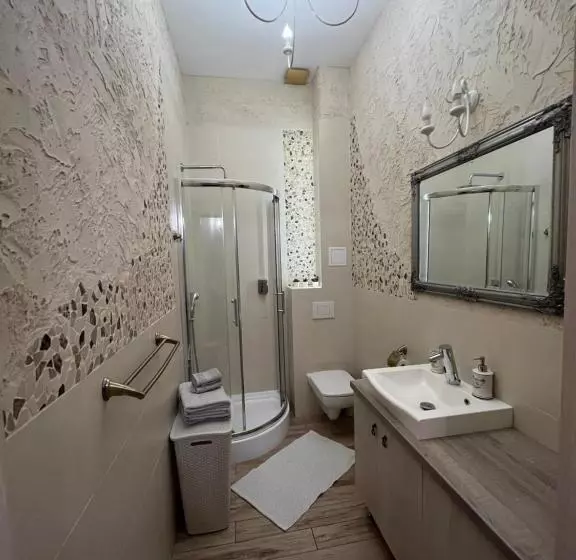 ユースホステル Dworek Hołny