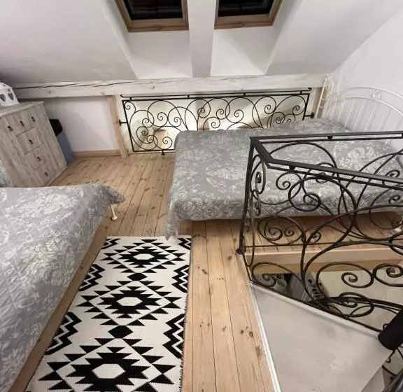 ユースホステル Dworek Hołny