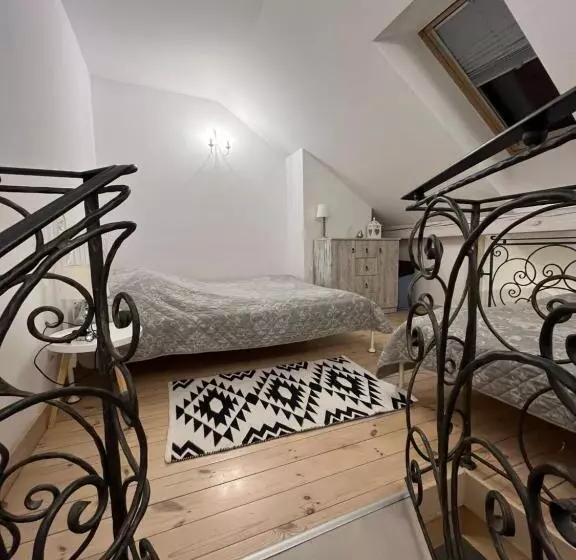 ユースホステル Dworek Hołny