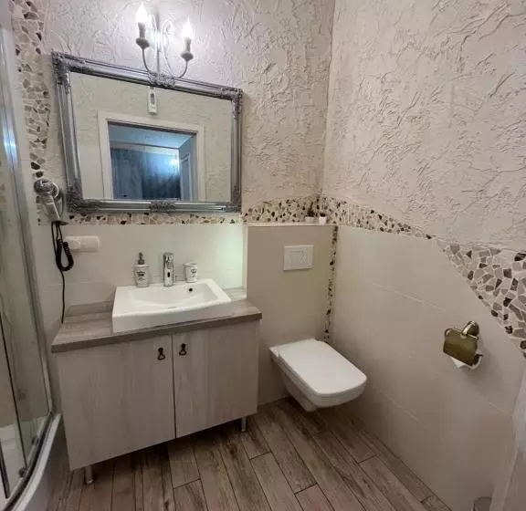 ユースホステル Dworek Hołny