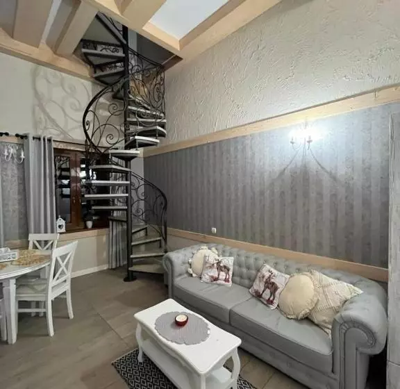 ユースホステル Dworek Hołny