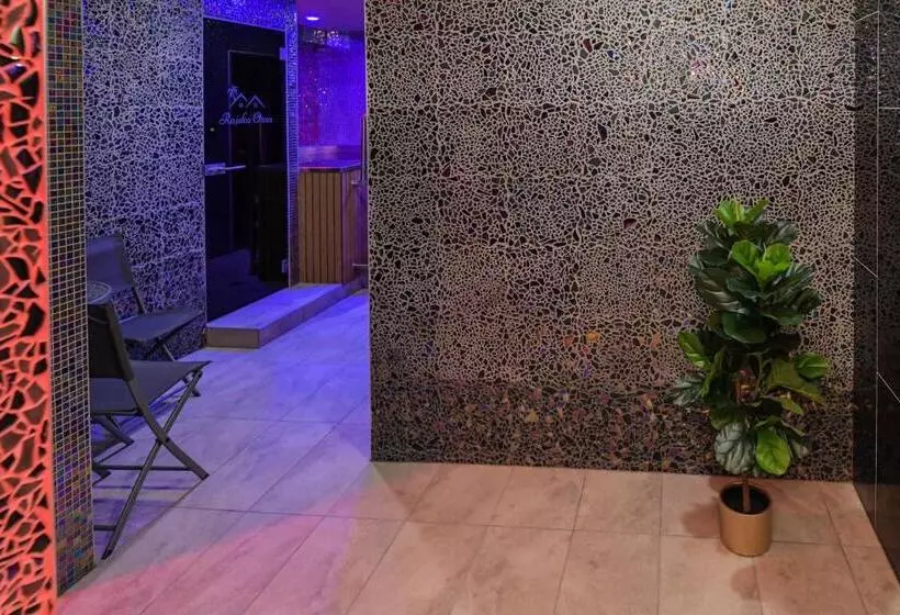 Retkeilymaja Rajska Oaza