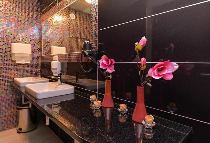 הוסטל Rajska Oaza