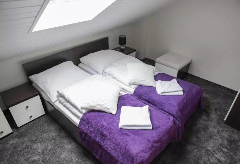 Retkeilymaja Rajska Oaza