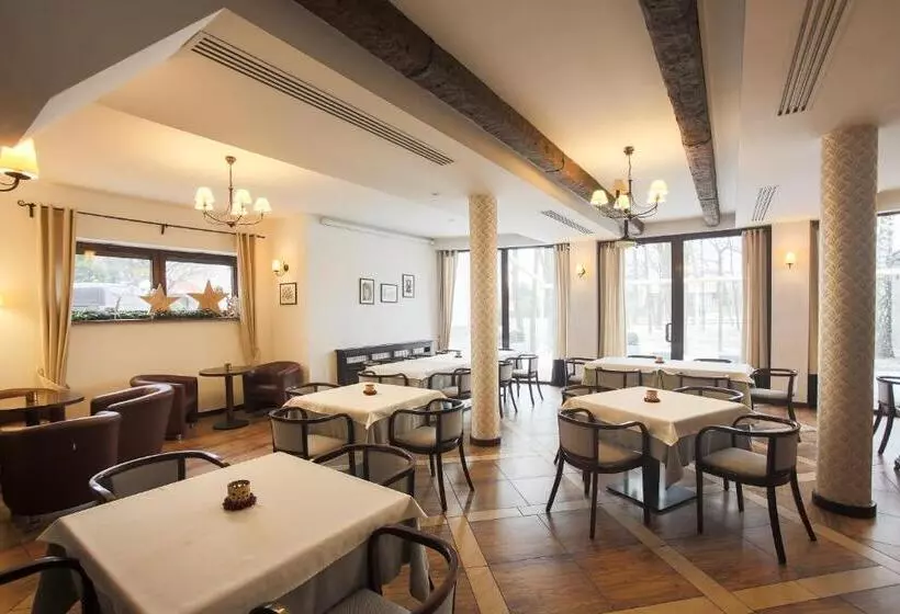 ユースホステル Restauracja Hotel Vip