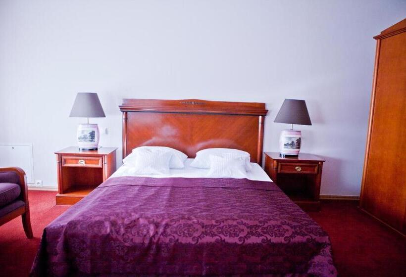 הוסטל Restauracja Hotel Vip