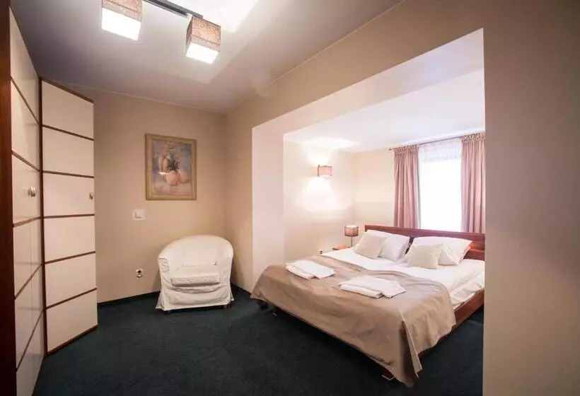 ユースホステル Restauracja Hotel Vip