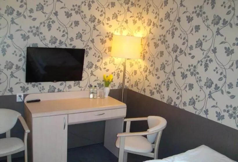 Retkeilymaja Zajazd Mat