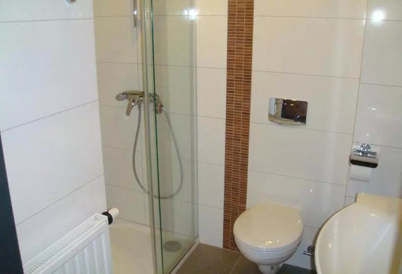 Retkeilymaja Zajazd Mat