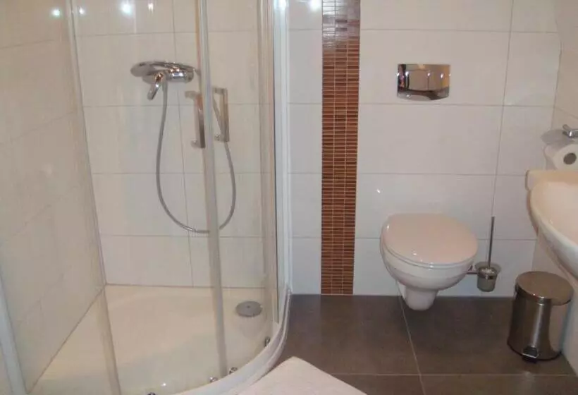 Retkeilymaja Zajazd Mat