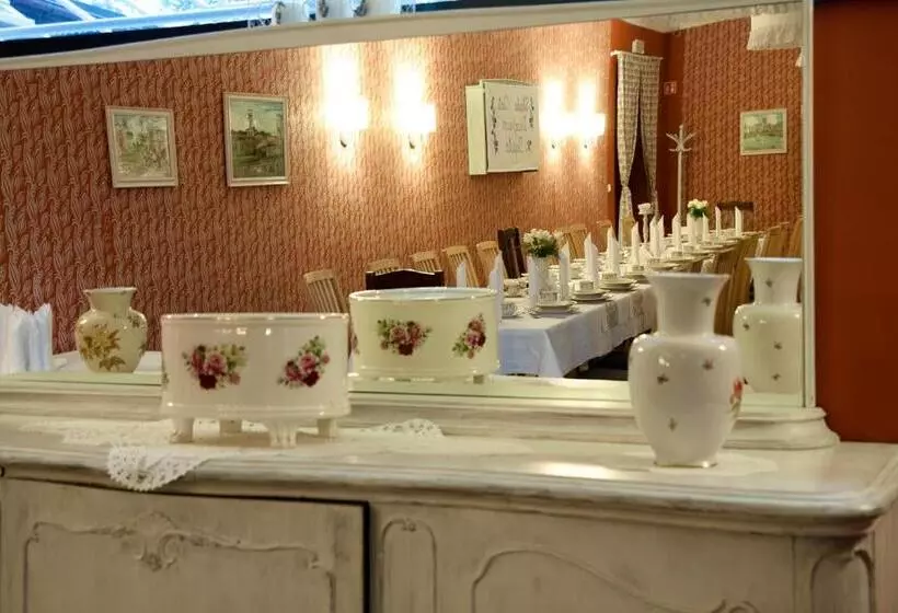 Retkeilymaja Zajazd Mat