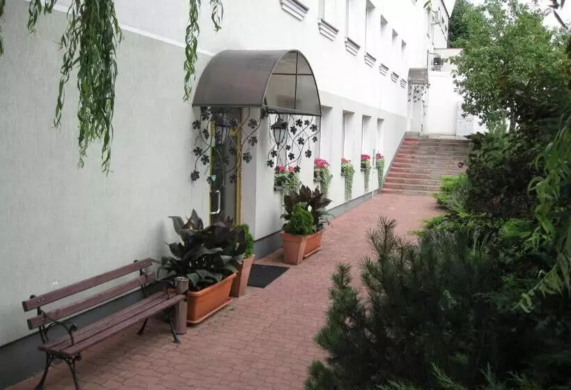 ユースホステル Zajazd Michałowo