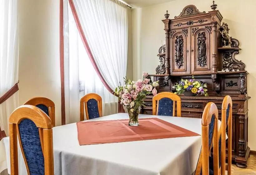 ユースホステル Zajazd Michałowo