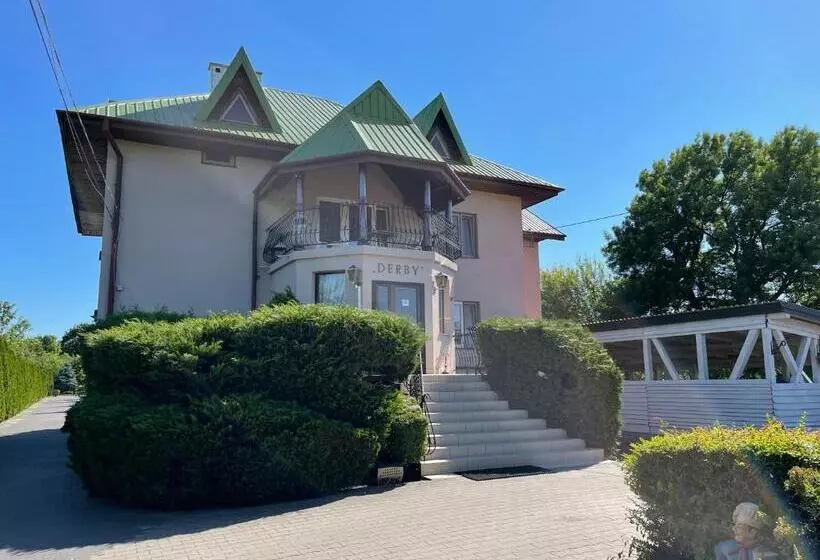 ユースホステル Zajazd Restauracja Derby