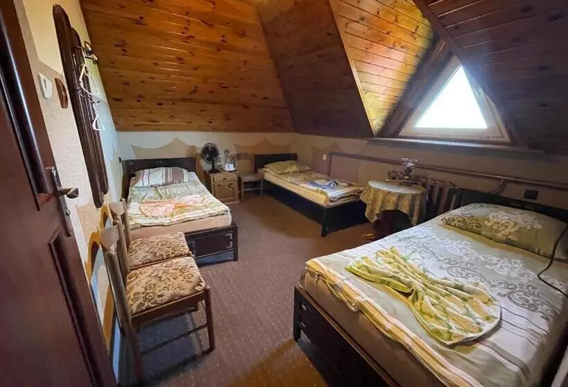 ユースホステル Zajazd Restauracja Derby