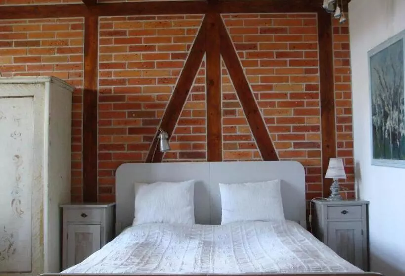 Aamiaismajoitus (B&B) Dom Gościnny Stara Szkoła