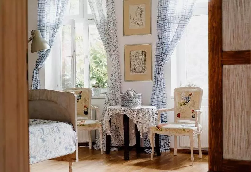 Aamiaismajoitus (B&B) Dom Gościnny Stara Szkoła