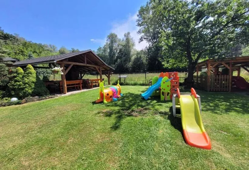 Aamiaismajoitus (B&B) Gosciniec Pod Brzegiem