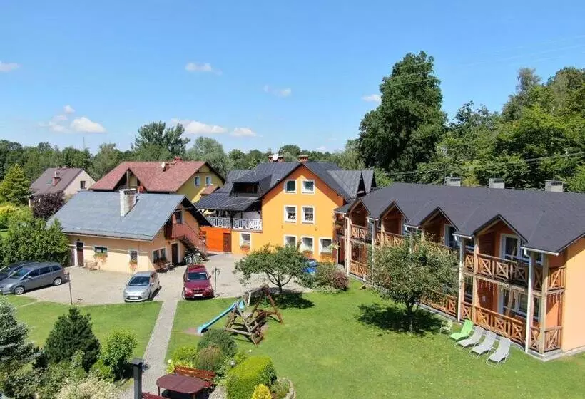Aamiaismajoitus (B&B) Gosciniec Pod Brzegiem