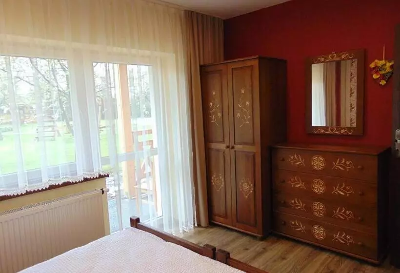 Aamiaismajoitus (B&B) Gosciniec Pod Brzegiem