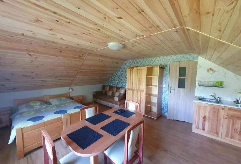 Aamiaismajoitus (B&B) Gosciniec Pod Brzegiem