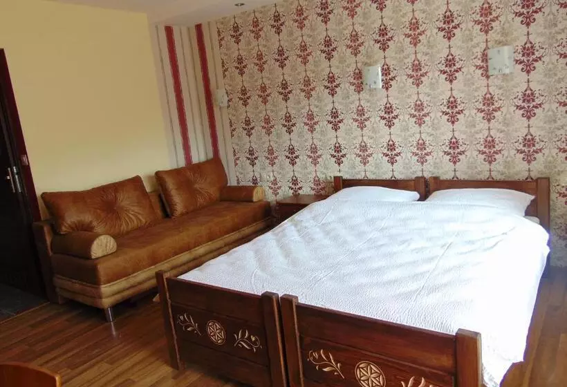 Aamiaismajoitus (B&B) Gosciniec Pod Brzegiem