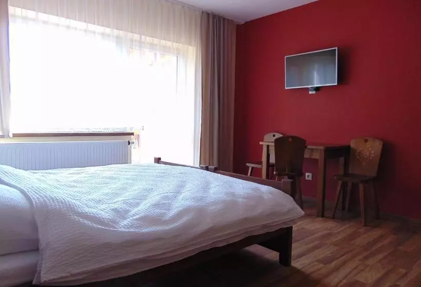 Aamiaismajoitus (B&B) Gosciniec Pod Brzegiem