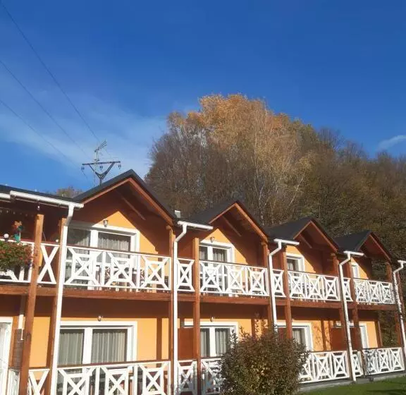 Aamiaismajoitus (B&B) Gosciniec Pod Brzegiem